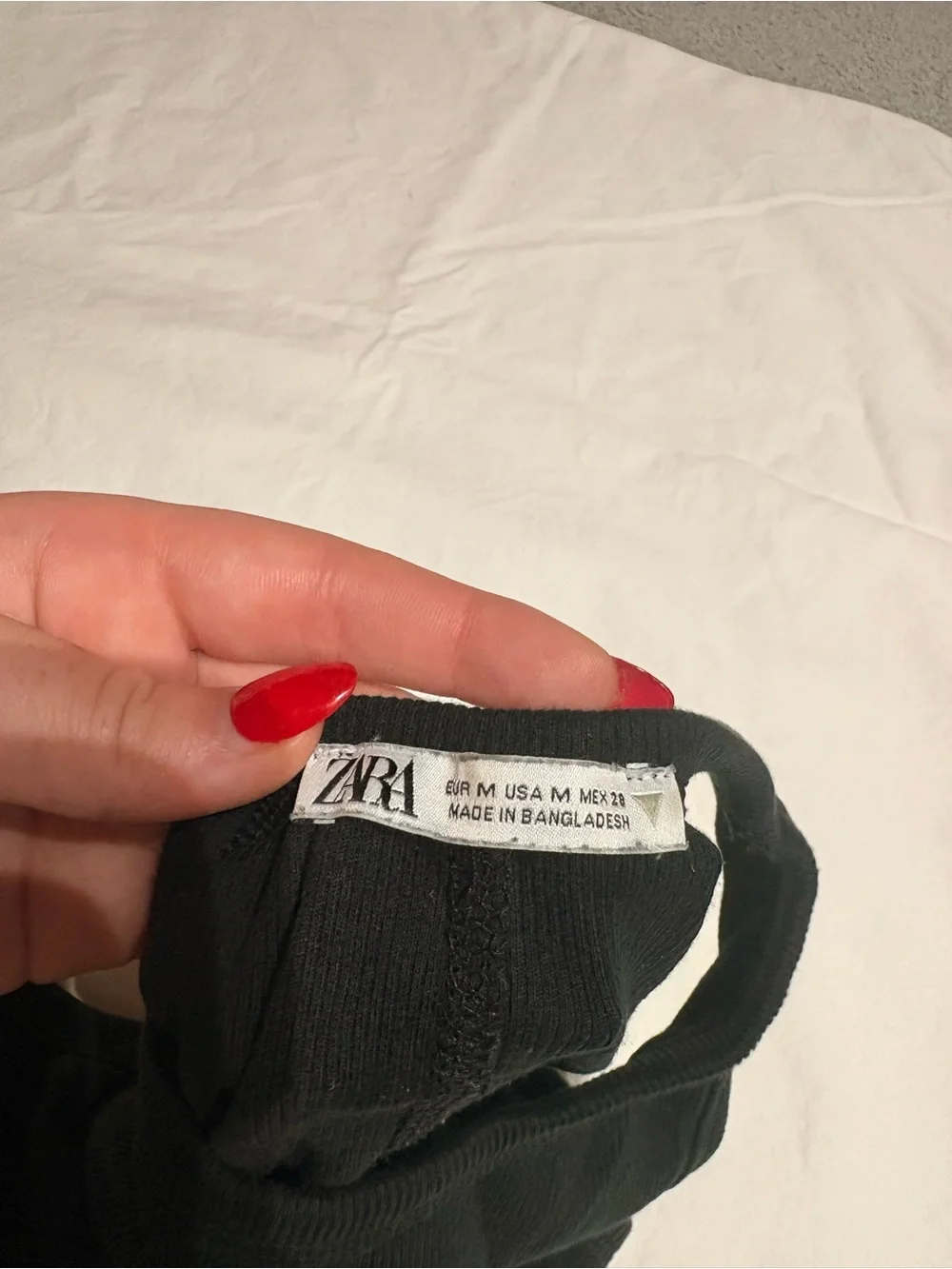 Zara *Cropped Ribbed Crewneck Tank Top in Black - Picture 4 of 5